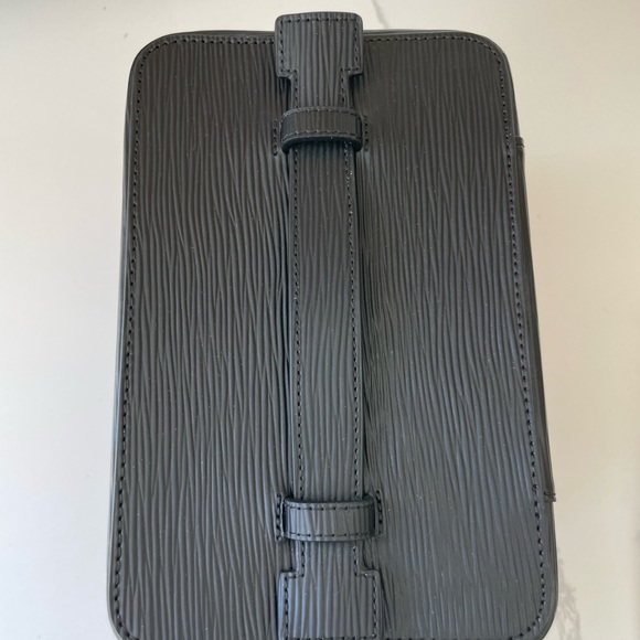 Cloth and Paper Vanity case - Picture 4 of 5